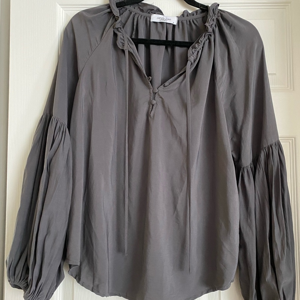 NWOT Carly Jean Los Angeles Avalon top